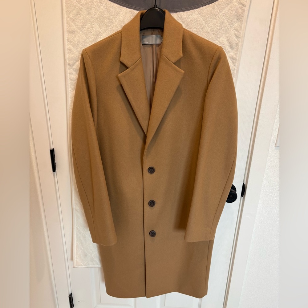 Vince Camel Wool Topcoat Medium (38–40) – Minimalist Smart-Business Casual